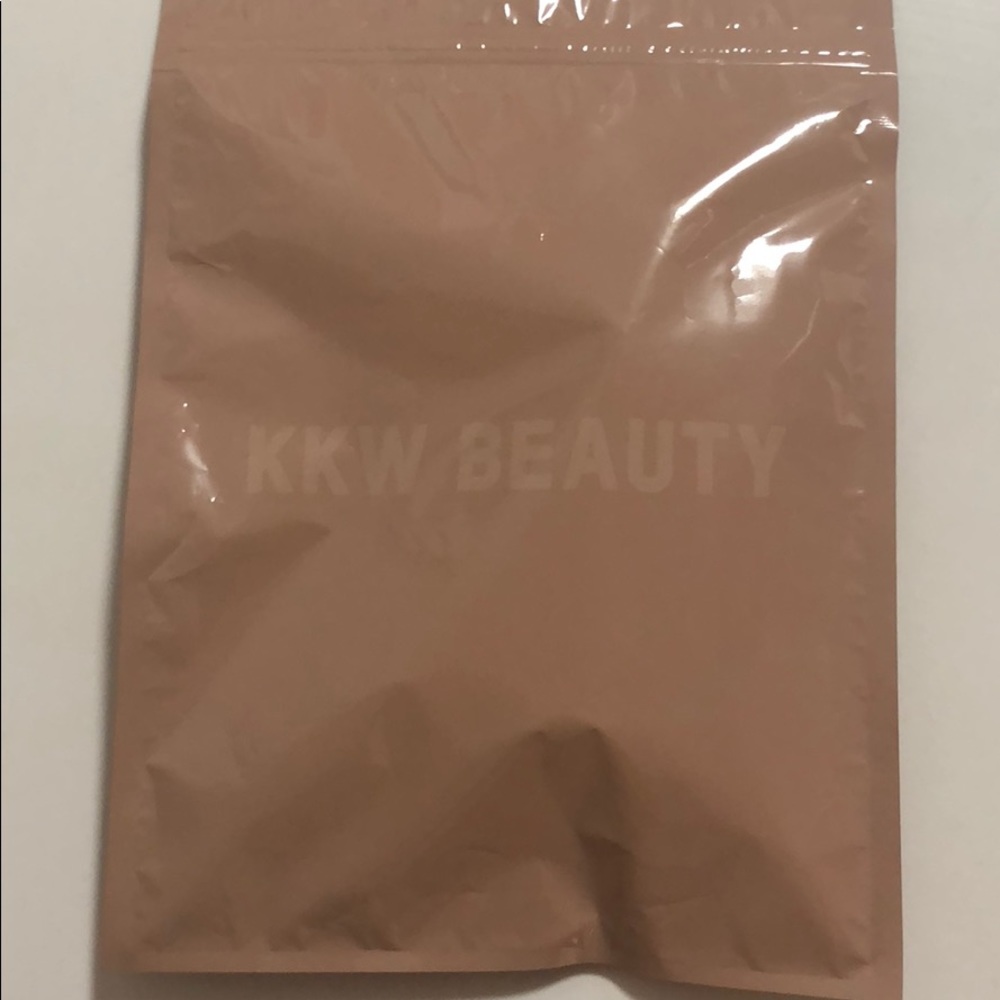 BRAND NEW KKW beauty contour kit - LIGHT